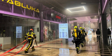 Կիևում առևտրի կենտրոնում բռնկված հրդեհի պատճառով մոտ 200 մարդ է տարհանվել