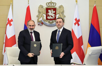 Ռազմավարական գործընկերության հաստատման հռչակագիր, համաձայնագիր, հուշագիր. մի շարք երկկողմ փաստաթղթեր ստորագրվեցին Վրաստանում