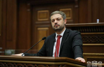 Առաջիկա օրերին մանդատս վայր կդնեմ. Պապոյանը՝ էկոնոմիկայի նախարար նշանակվելու մասին