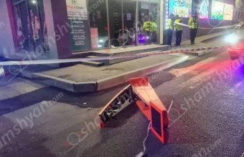 Երևանում ջարդել են սուպերմարկետի ապակիները, կոտրել տերմինալն ու 3 մլն դրամ գողացել