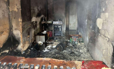 Հրդեհ՝ Գյումրիում․ 2-րդ հարկի բնակարաններից մեկի պատուհանից տարհանվել է 3 ամսական երեխա