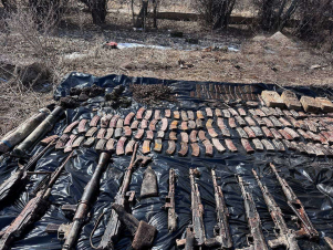  Գյումրիում մեծ քանակի գնդացիներ, նռնականետեր ու ինքնաձիգներ է հայտնաբերվել. ՊՆ