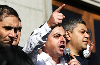 Իշխանությանը՝ «Արցախ» չասելու համար մեղադրողները արդեն հրաժարվում են Արցախի Հանրապետությունից