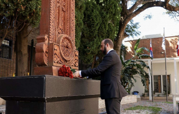 Արարատ Միրզոյանն այցելել է Մոնտեվիդեոյի «Հայաստան» հրապարակ