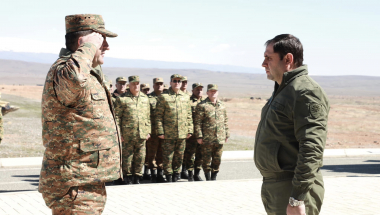 Սուրեն Պապիկյանը մասնակցել է ռազմական տեխնիկայի ցուցադրությանը և հետևել մարտական հրաձգությանը 