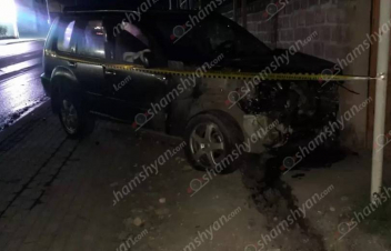 Ժամկետային զինծառայողը մեքենայով բախվել է կայանված բեռնատարին, այնուհետ՝ պատին