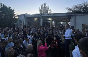 Ավինյանն այցելել է «Երևանի ավտոբուս»-ի հավաքակայան