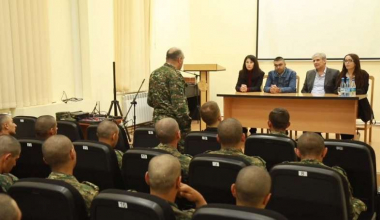 Զորամաս են այցելել մշակույթի ոլորտի գործիչներ