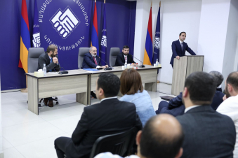 Ավինյանը ՔՊ կուսակցության նախաձեռնող խմբի նիստում հանդես է եկել զեկույցով