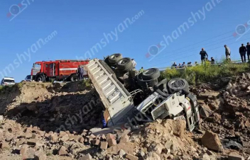 Քարով բարձված բեռնատարը կողաշրջվել է․ 43-ամյա վարորդի դին դուրս բերելու համար հատուկ տեխնիկա է օգտագործվել