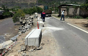 Դեբեդ գետի հեղեղման պատճառով փլուզված հատվածի երկայնքով տեղադրվում են երկաթբետոնե խորանարդներ