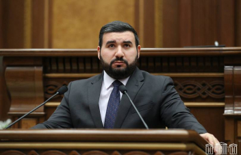 Ես եմ իրենց շանս տալիս դարձի գալու, թող գնան մոմ վառեն ու ապաշխարեն. Ալեքսանյանը՝ շարժման առաջնորդներին և ընդդիմությանը