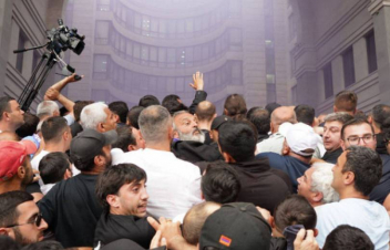 «Տավուշը հանուն հայրենիքի» շարժման հավաքներին անձանց նյութապես շահագրգռելու հերթական քրվարույթի շրջանակներում մեղադրանք է ներկայացվել 10 անձի. 3-ը կալանավորվել են