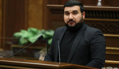 Հասկանալի է, որ Գարեգին Բ-ի օրհնած շարժումը իր չարացման պիկին է հասել, սակայն նույնիսկ այդ պարագայում անթույլատրելի է լրագրողների թիրախավորումը. Ալեքսանյան