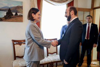 Միրզոյանը հանդիպել է Սվետլանա Տիխանովսկայայի հետ