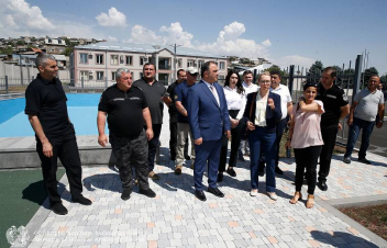 ՆԳ նախարարն ԱՄՆ պատվիրակության հետ այցելել է Պարեկային ծառայության և Օպերատիվ կառավարման կենտրոնի վարչական նոր համալիր