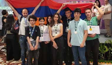 8 մեդալ` կիրառական կենսաբանության միջազգային 4-րդ օլիմպիադայից