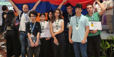 8 մեդալ` Կիրառական կենսաբանության միջազգային 4-րդ օլիմպիադայից