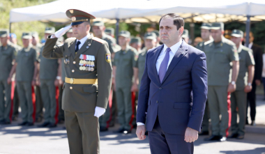 Հայաստանի պաշտպանությանը զինվորագրվելու պատիվը պիտի գայթակղիչ լինի հայ պատանիների համար. Պապիկյան