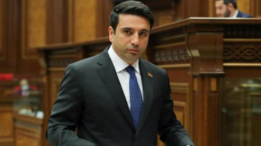 Շնորհավորելով Սահմանադրության օրը՝ շեշտում եմ ժողովրդավարական ուղով առաջ շարժվելու մեր հաստատակամությունը. ԱԺ նախագահ