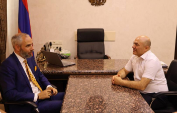 Չեխիայի դեսպանն այցելել է Մեղրի, ծանոթացել Հայաստանի հարավում տիրող իրավիճակին