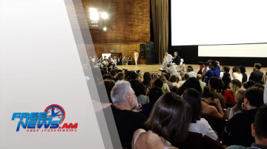 Քևին Սփեյսին հանդիպել է երկրպագուների հետ