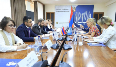 Գևորգ Պապոյանը և Ֆղանսուազ Ժակոբը քննարկել են տնտեսության ոլորտում իրականացվող ծրագրերը