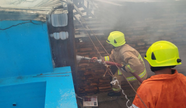 Հրդեհ կահույքի արտադրամասում. դեպքի վայր է մեկնել չորս մարտական հաշվարկ