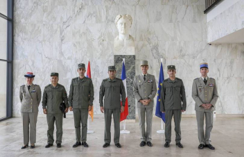 ՊՆ ռազմական ակադեմիայի պատվիրակությունն այցելել է Ֆրանսիայի ԶՈՒ նախարարություն և Սեն-Սիրի ռազմական ակադեմիա