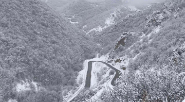 Սպիտակի ոլորաններում ձյուն է տեղում