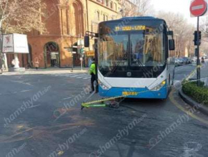 Երեւանում ավտոբուսը վրաերթի է ենթարկել ինքնագլորով ընթացող 2 անչափահասի