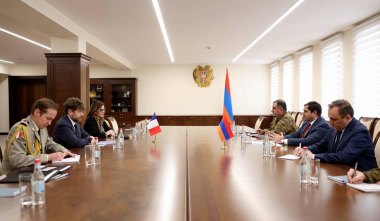 Պապիկյանը և Ֆրանսիայի դեսպանը կարծիքներ են փոխանակել միջազգային ու տարածաշրջանային վերջին զարգացումների շուրջ
