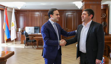 Տիգրան Ավինյանն և Փարաքար համայնքի ղեկավարի պաշտոնակատարը քննարկել են Երևանում նախաձեռնված ծրագրերը