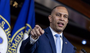 ԱՄՆ Ներկայացուցիչների պալատի փոքրամասնության առաջնորդը պահանջել է պաշտպանության նախարարի հրաժարականը