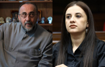 Հոգևորականի սքեմով քաղաքական գործչի սիրտը Երևանում քաղաքական գործընթացներ է տենչում. Պալյան