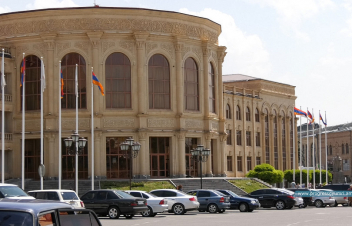 Գյումրու ավագանու նիստը մեկնարկել է. «Քաղաքացիական պայմանագիր» խմբակցությունը չի մասնակցում