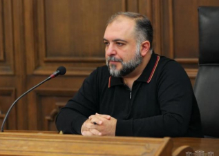 Դադարեցվել են Վահագն Թևոսյանի լիազորությունները