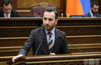 Ի սկզբանե կատարյալ «Ժիգուլի» եք եղել, քաղաքական դինոզավր․ Կոնջորյանը՝ ընդդիմությանը