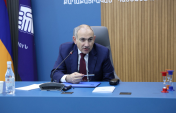 Տեղի է ունեցել «Քաղաքացիական պայմանագիր» կուսակցության նախաձեռնող խմբի նիստ. այն վարել է Նիկոլ Փաշինյանը