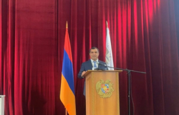 Վոլոդյա Գրիգորյանը երդմամբ ստանձնել է Փարաքարի համայնքապետի պաշտոնը