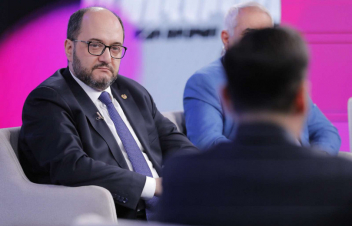 Կոմունիստ-հոգևոր-գողական գործիչը շփոթել է բեսպրեդելի ժամանակները ժողովրդավար իրականության հետ. Հարությունյան