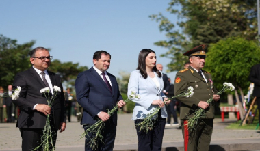 Պաշտպանության նախարարը այցելել է «Հաղթանակ» զբոսայգի