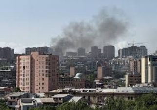 Երևանում մեքենաների բախման հետևանքով բռնկված հրդեհը մարվել է