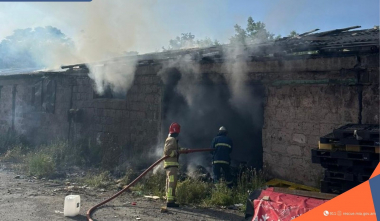 Հրդեհ՝ Արին Բերդի փողոցի չշահագործվող պահեստներում