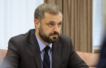 Իրենց տղամարդ համարողները վիրավորում են Աննա Հակոբյանին, նստած բամբասում են, հիմա ինչո՞ւ են զարմացել. Պապոյան