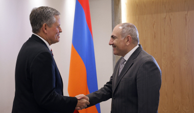 Վարչապետն ընդունել է ԱՄՆ սենատոր Սթիվ Դեյնզի գլխավորած պատվիրակությանը