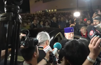 Օդանավակայանում Կտրիճ Ներսիսյանն ամեն ինչ արեց՝ բացի բուն հարցին պատասխանելուց՝ զավակ ունի՞, թե՞ ոչ. Չախոյան