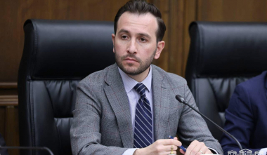 Փրկիչը, անշուշտ, հերթական անգամ «փրկելու» էր` համապատասխան գնի դիմաց. Կոնջորյանը՝ հեղաշրջման պլանի մասին