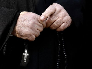 Դե թող բոլոր հանցագործները դառնան հոգևորական որ ոչ մեկին չկալանավորեն