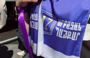 «Սրբազան շարժման» աջակից հոգևոր ծառայողը փողոցից զբոսաշրջիկ տղամարդկանց էր տանում հյուրանոց. վարչապետ